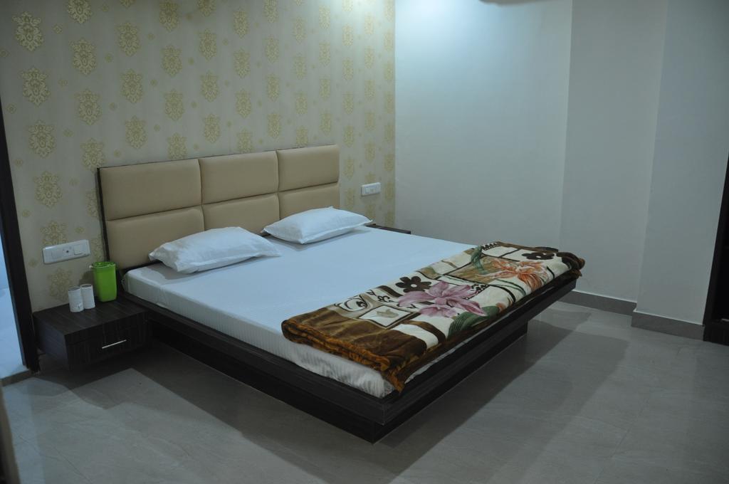 Hotel Silver Stone Ludhiana Chambre photo