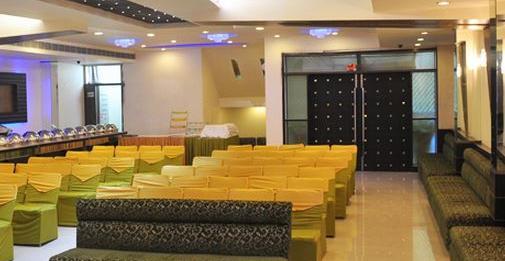 Hotel Silver Stone Ludhiana Extérieur photo