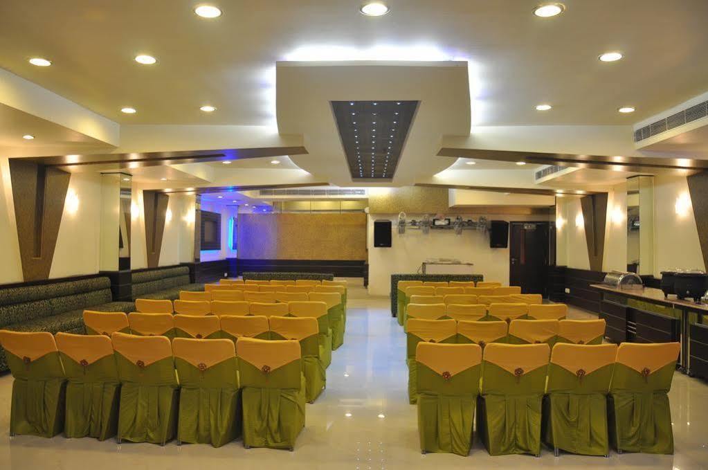 Hotel Silver Stone Ludhiana Extérieur photo