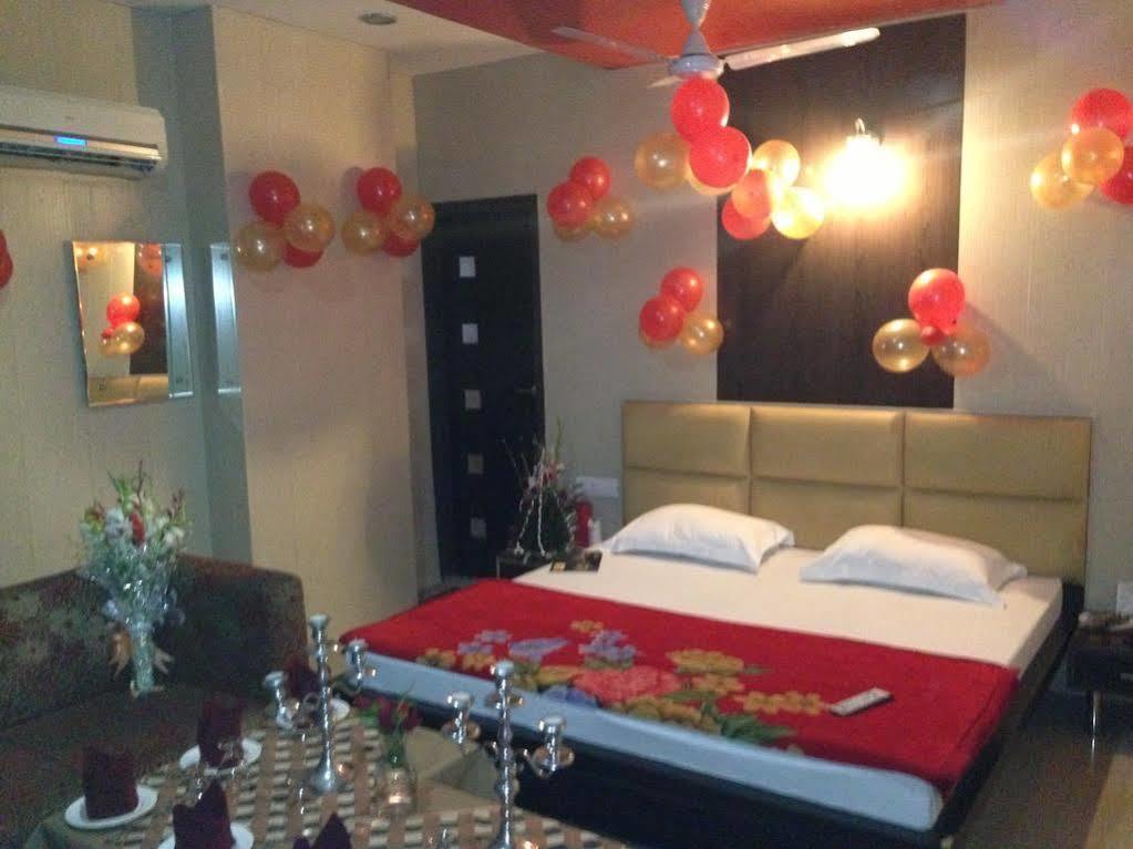 Hotel Silver Stone Ludhiana Extérieur photo